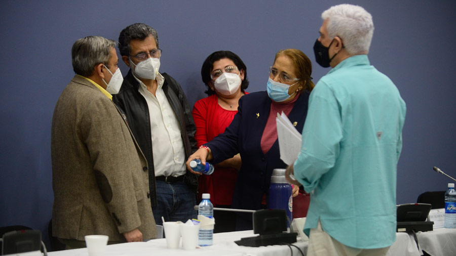 Diputados de ARENA y FMLN se unen para proponer destitución del Presidente Bukele diputados-de-arena-y-fmln-se-unen-para-proponer-destitucion-del-presidente-bukele